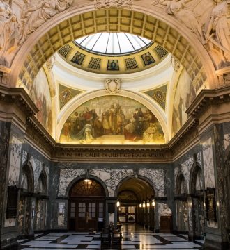 9,May,2017,London,Uk.,Inside,The,Old,Bailey,Entrance,