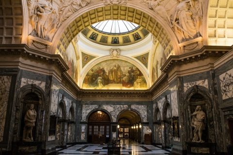 9,May,2017,London,Uk.,Inside,The,Old,Bailey,Entrance,